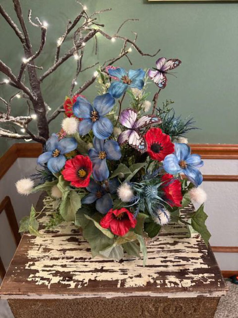 Red/Blue Round Wood Slice Planter