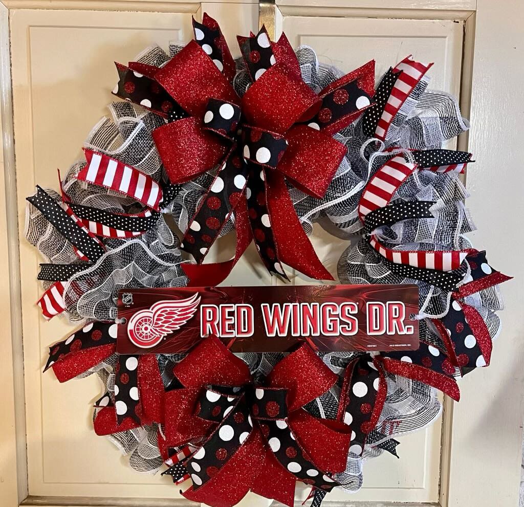 Red Wings wreath