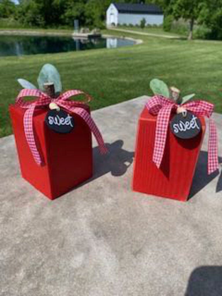 Plain Red Apple Sweet tag block