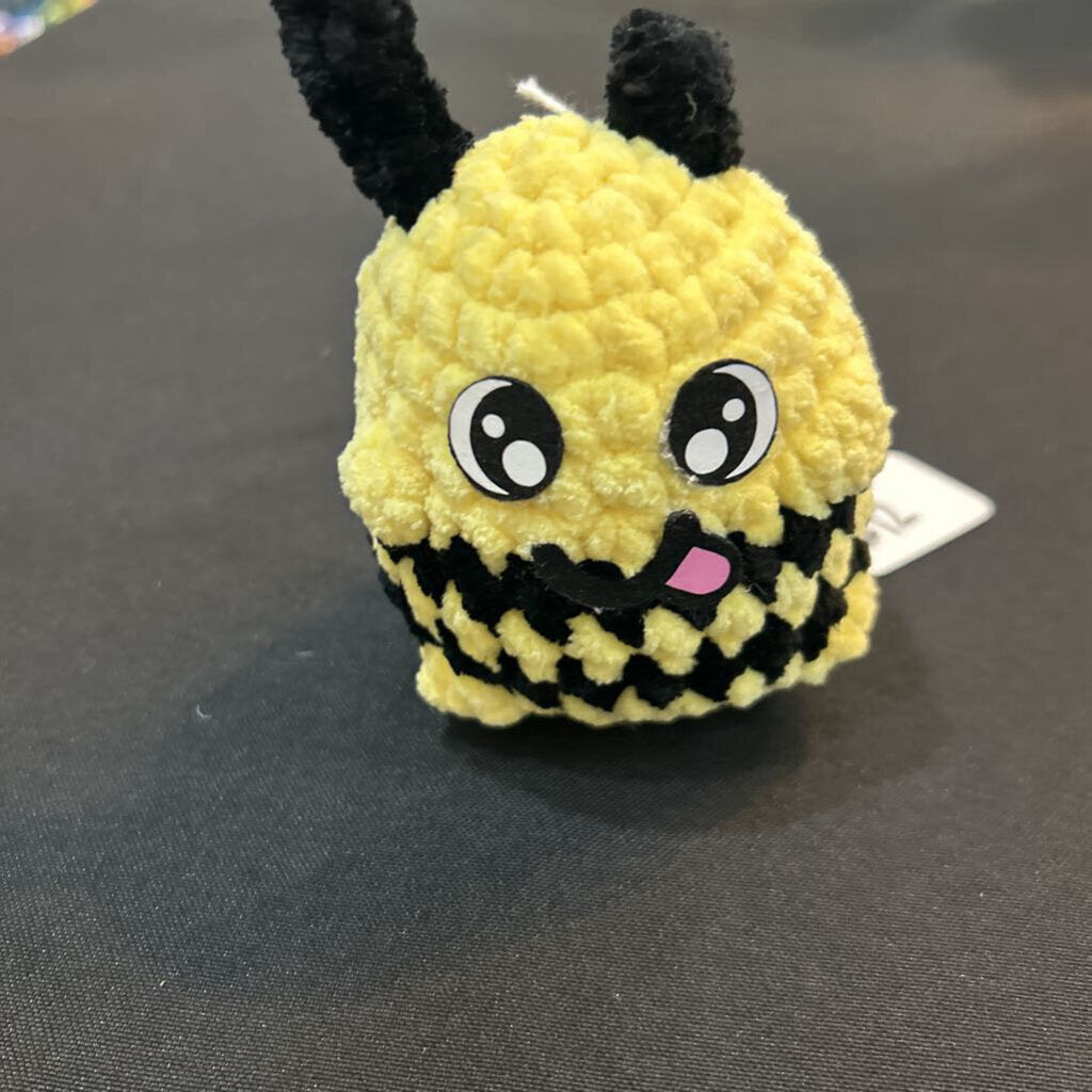 Crochet Bee with antennas