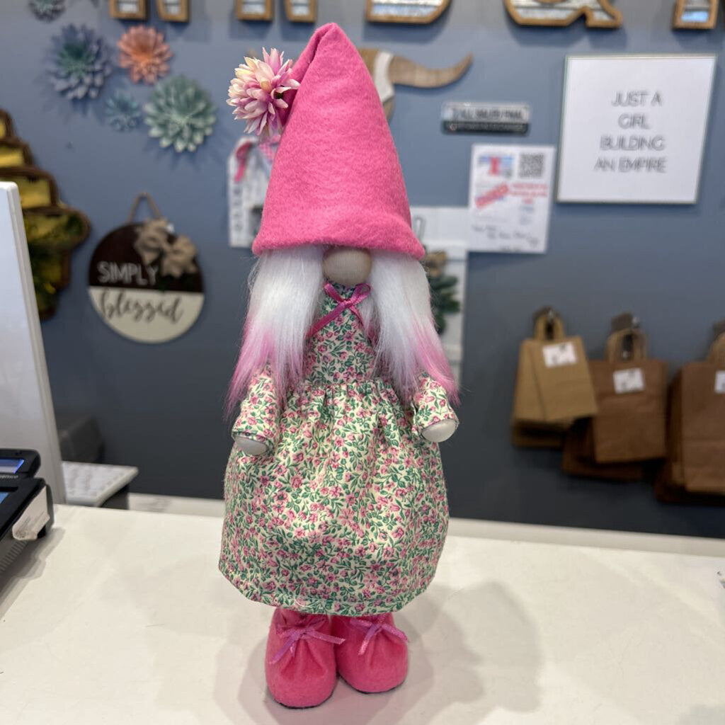 Gnome Pink Girl w/Shoes