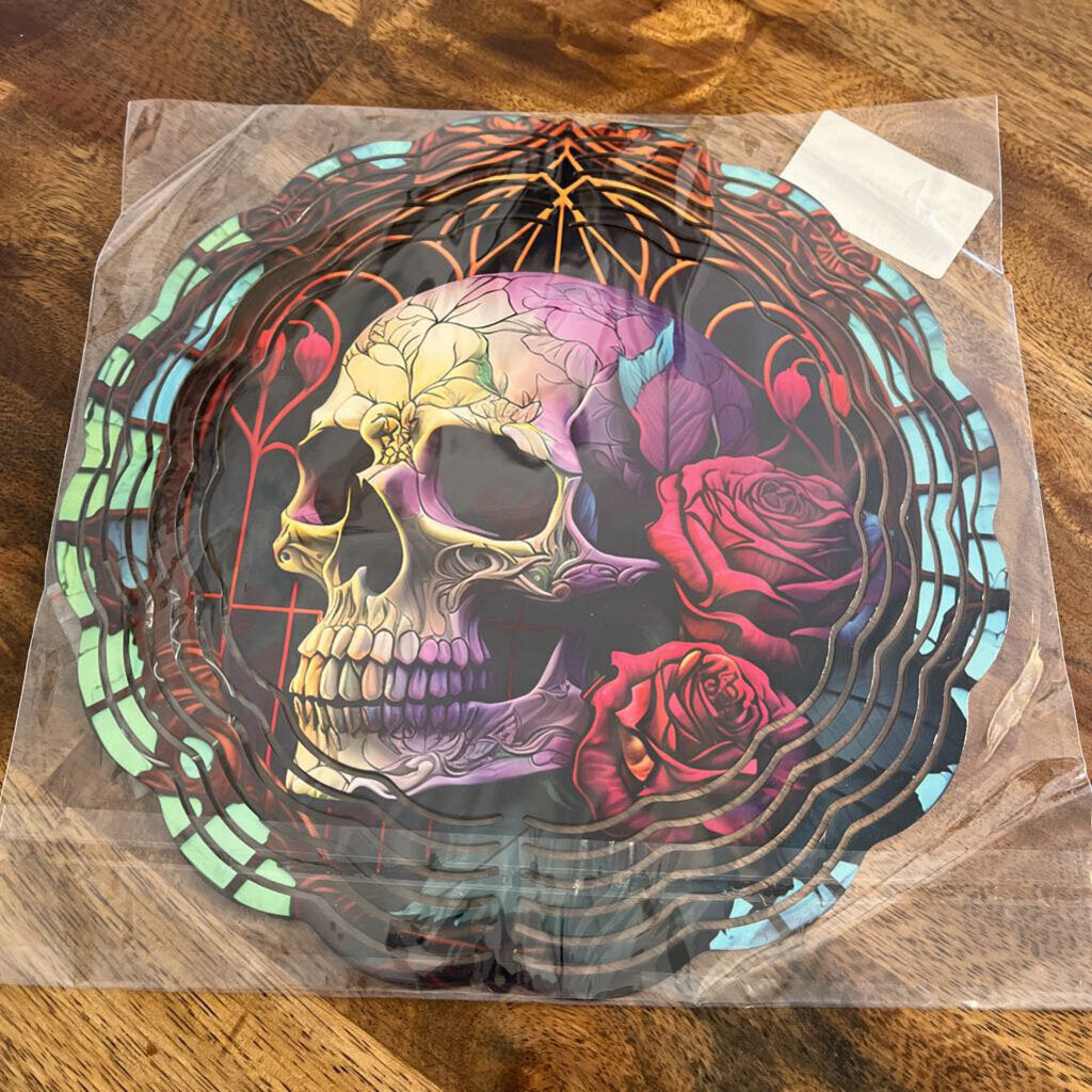 Skull w/Roses Wind Spinner