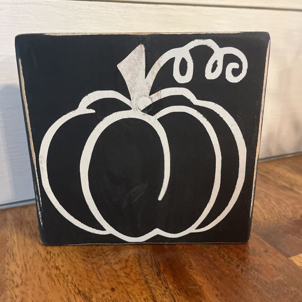 Pumpkin 5in Block Black