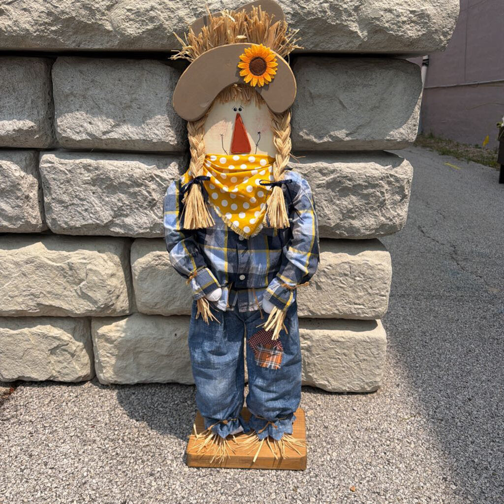 Scarecrow Girl w/jeans & yellow scarf #139