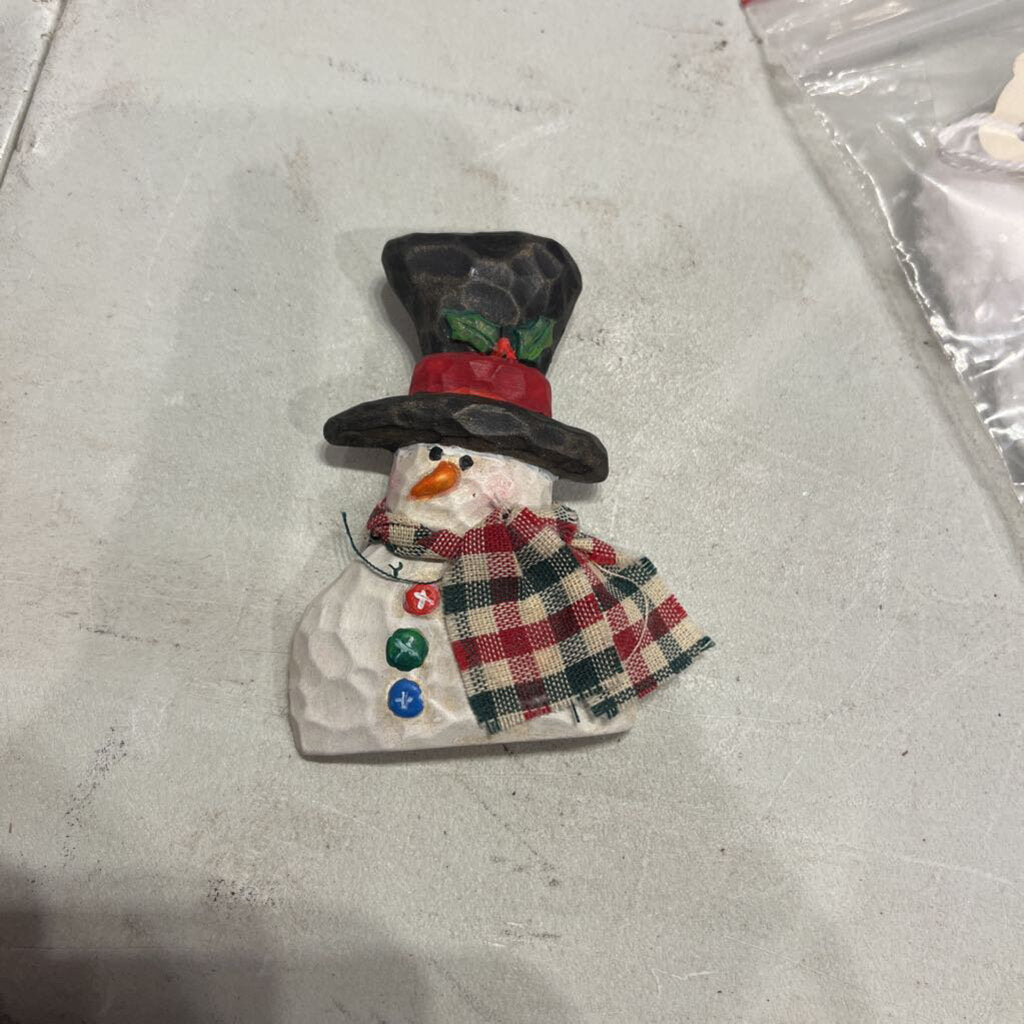 #138 Snowman w/Black Top Hat-Large Pin