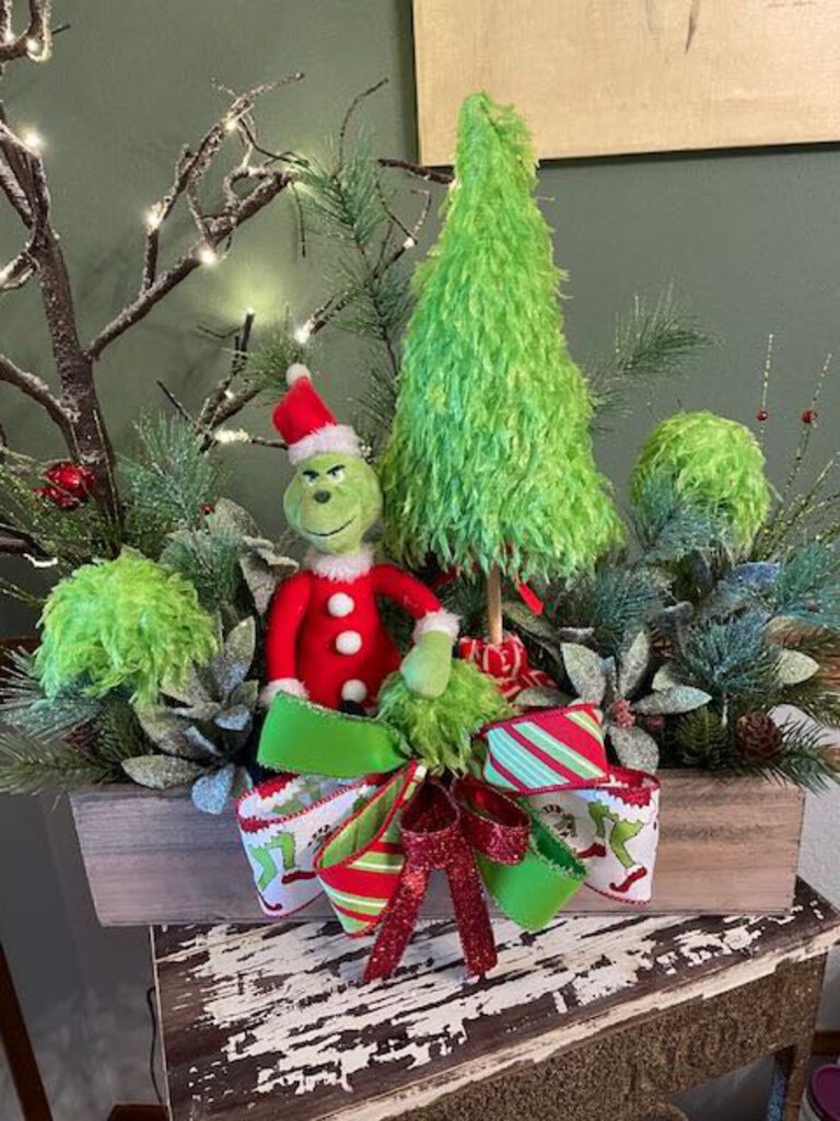 wood planter grinch