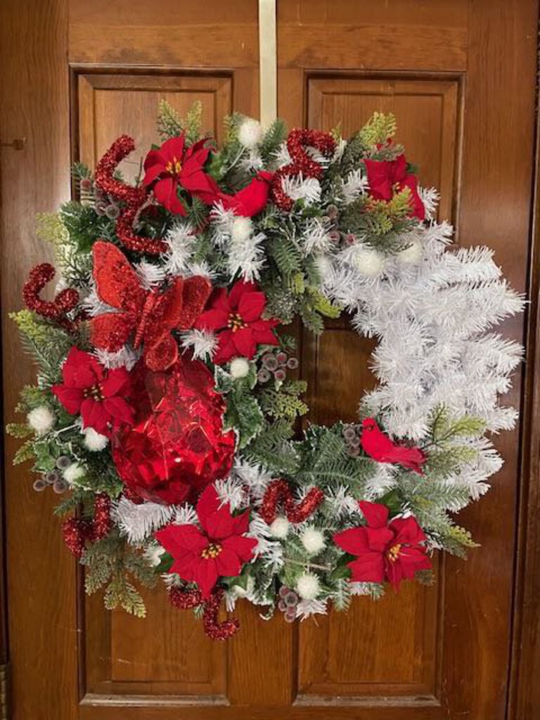 white wreath (red jewel)