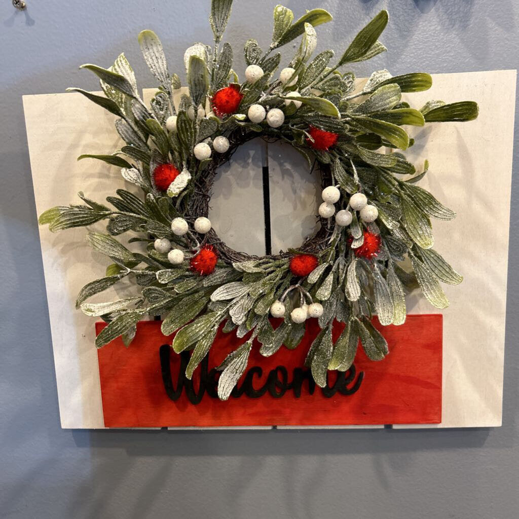 Welcome Pallet W/ Wreath