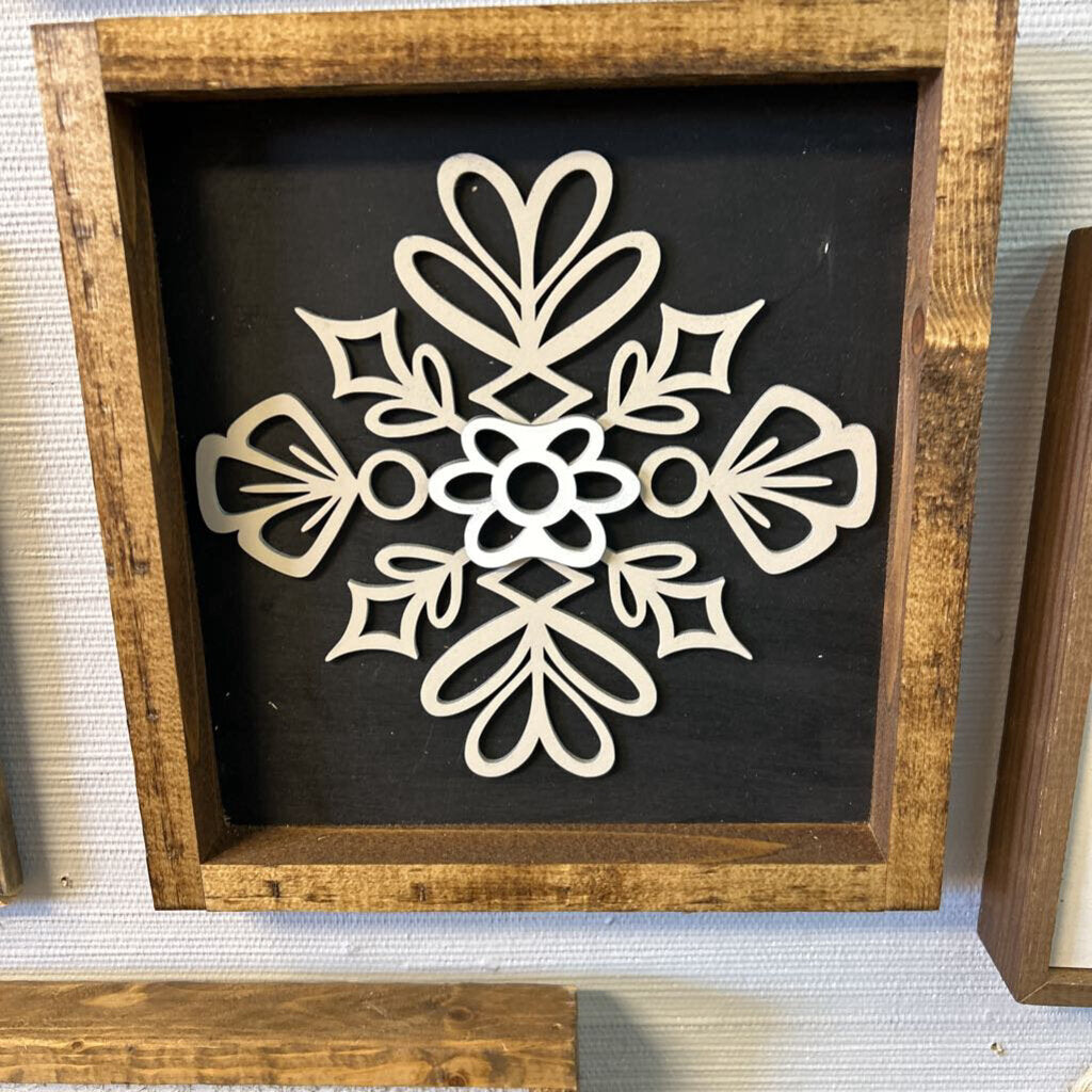 Black/Tan Snowflake