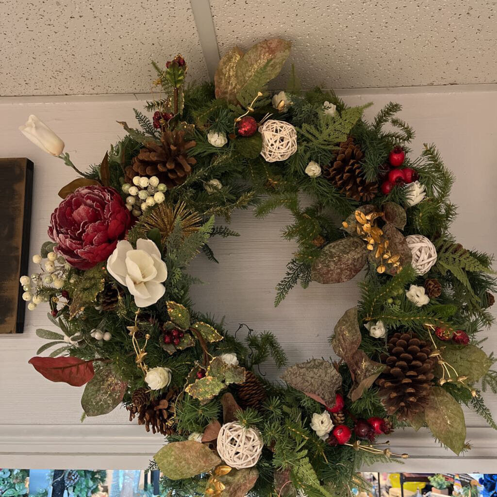 Pinecone & Floral Christmas Wreath #076