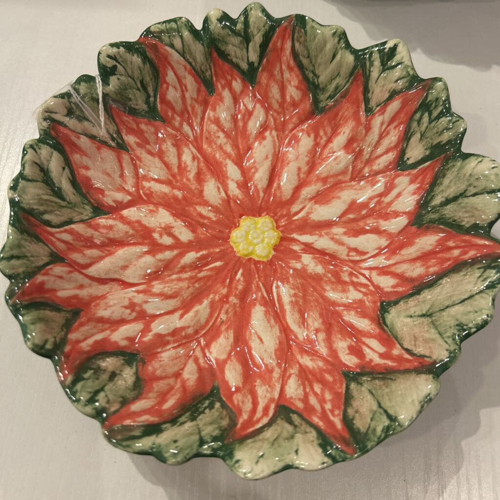 Pointsettia Dish w/ Leaves - Pink