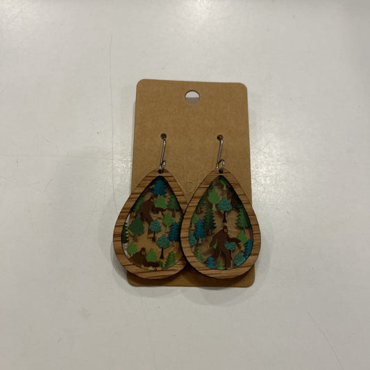 big foot/tree inlay drop earring