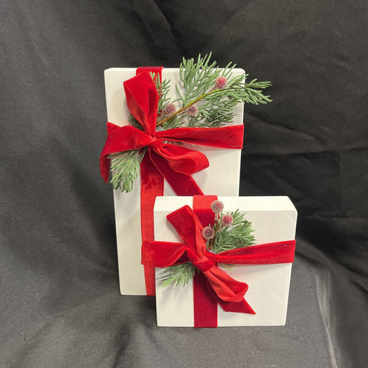 White Set Of 2 Skinny Wood Christmas Presents