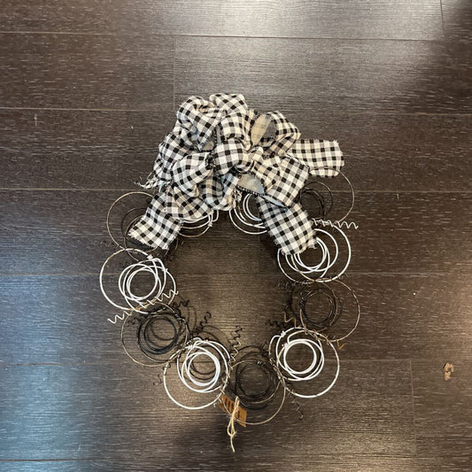 Bedspring Wreath w/Checkered Bow