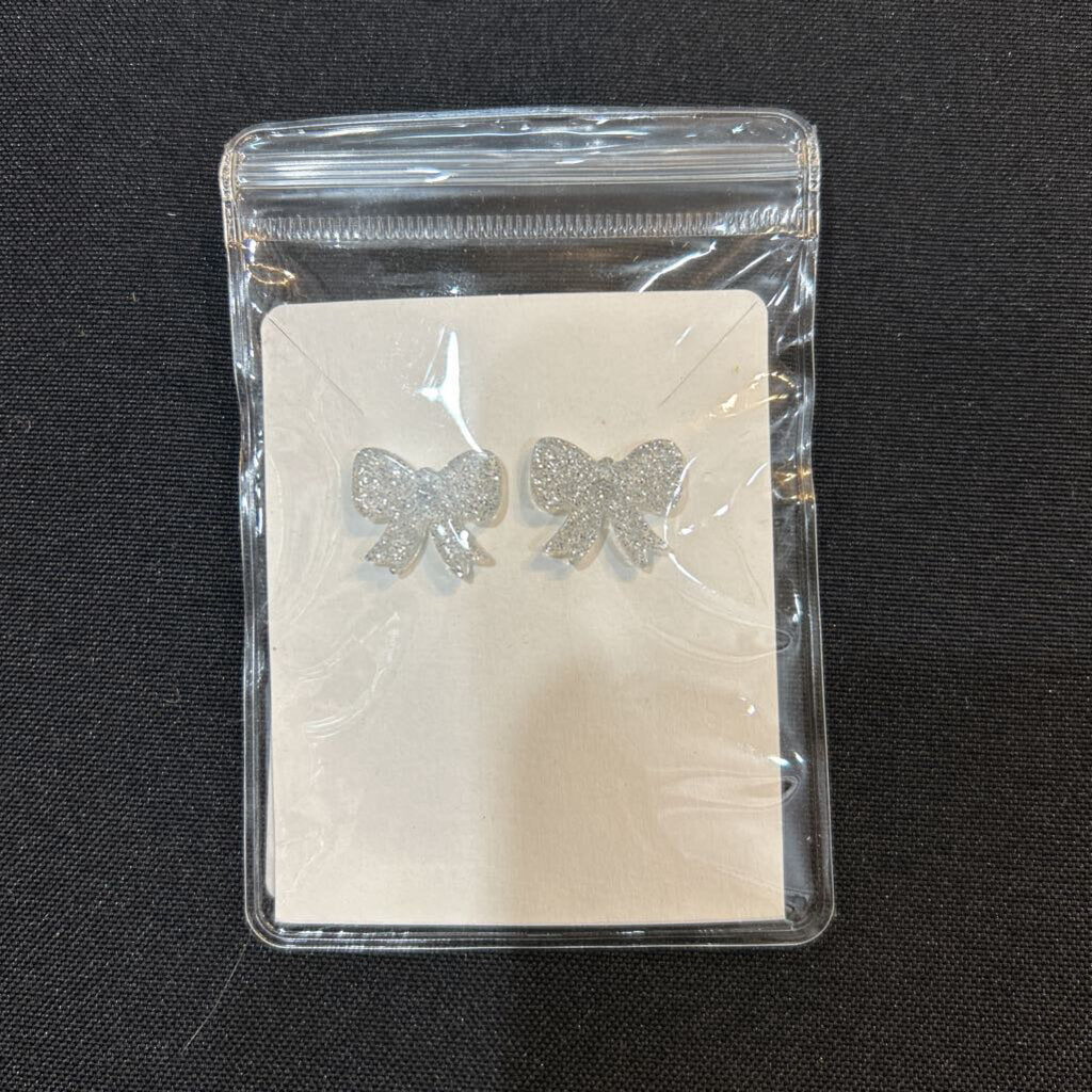 Bow Stud Silver Glitter