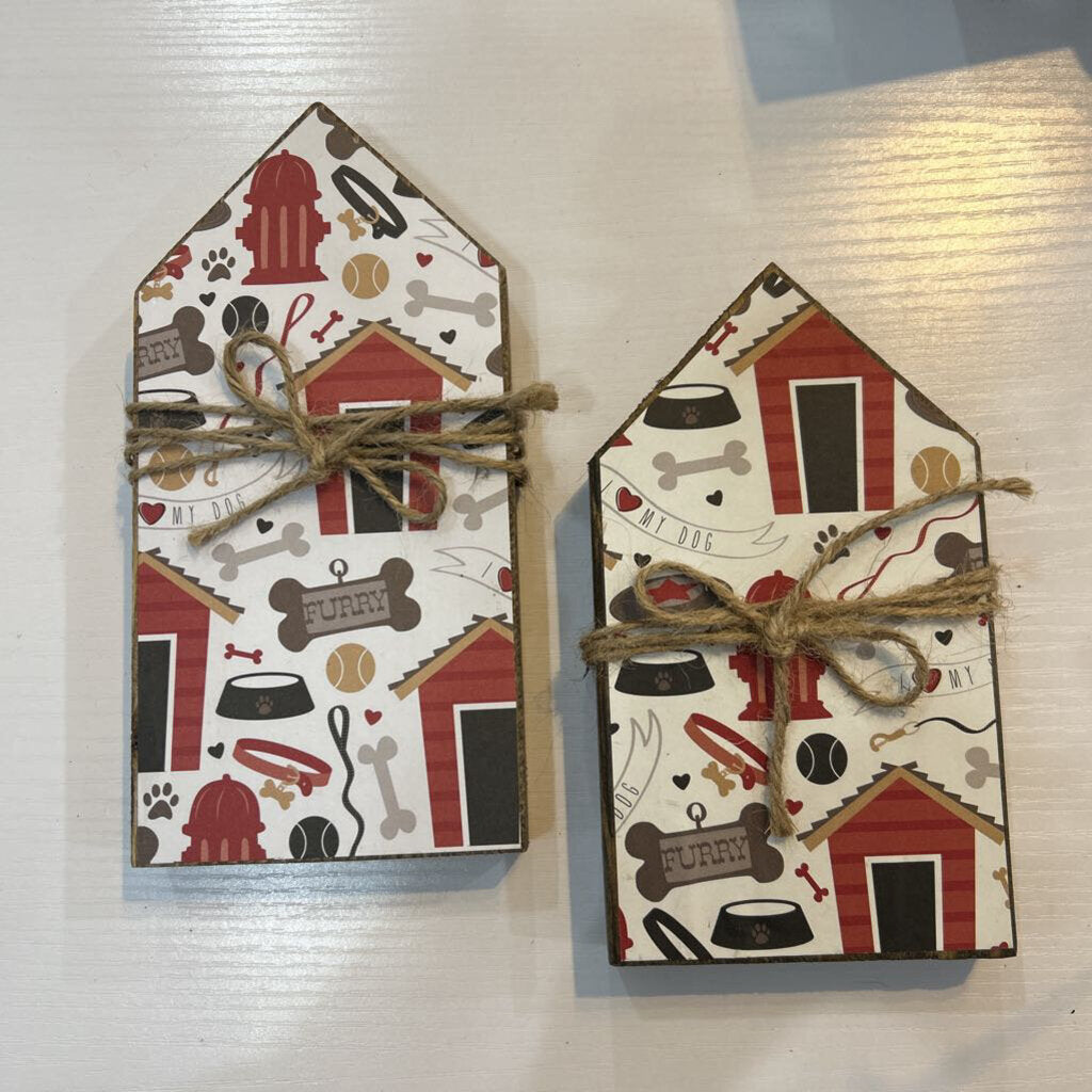 Little wooden houses Dogs