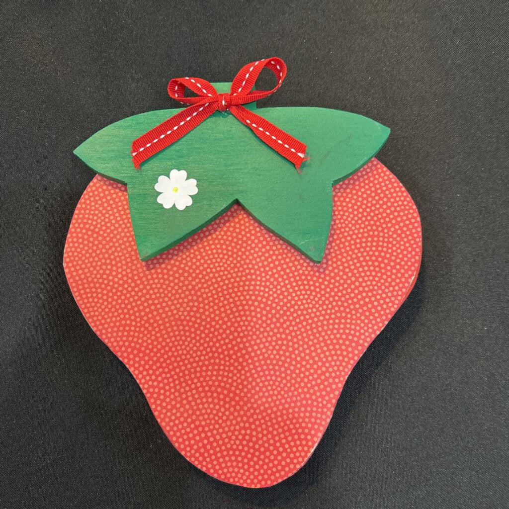 Skinny Strawberry white flower