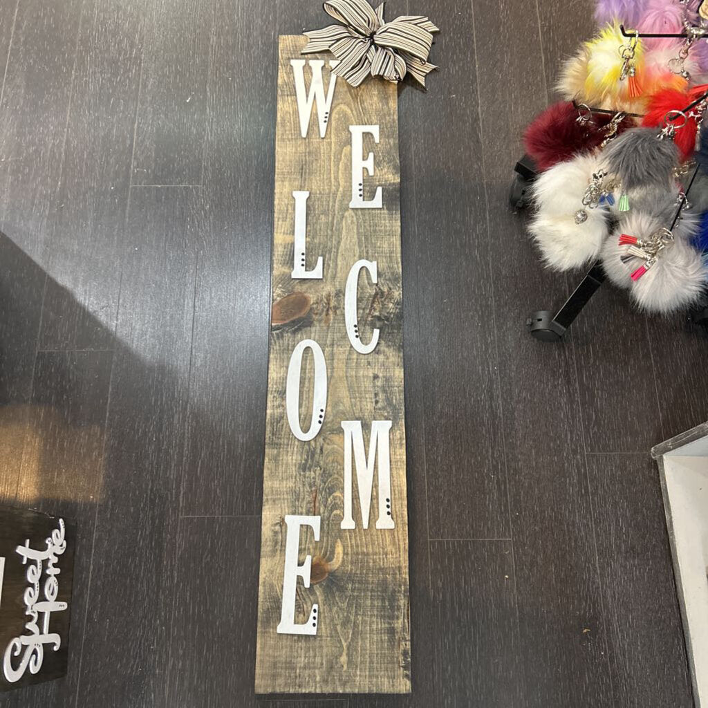 Black/White 4ft Welcome