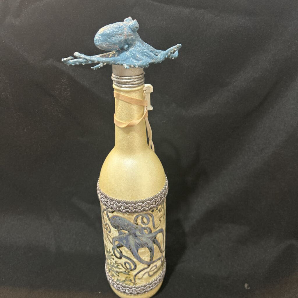 Wine Bottle Lamp Blue Octopus Napkin A14