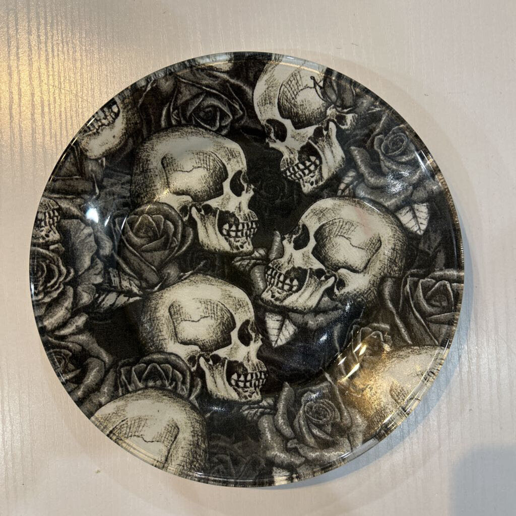 Small Glass Plate; Skull & Roses B&W