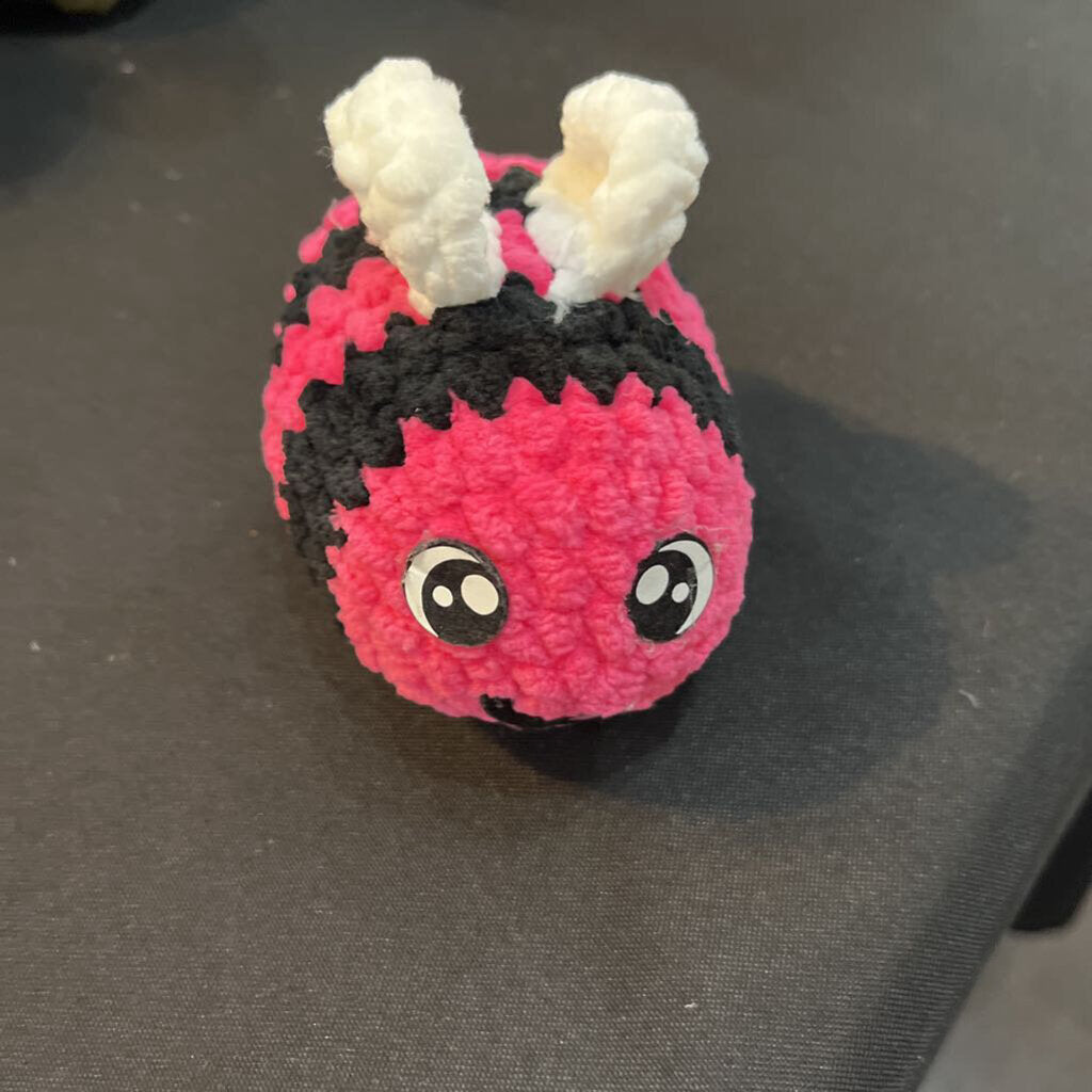 Crochet Bee Pink/Black w/wings