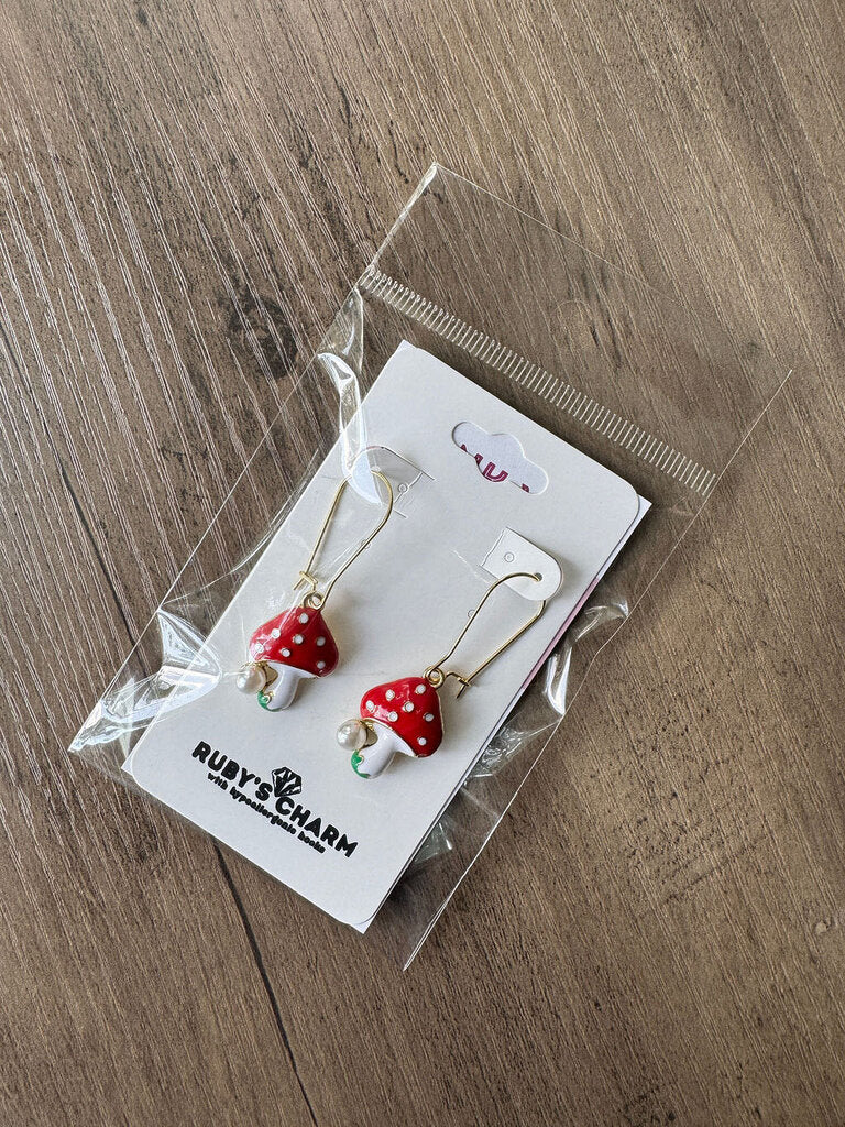 Dangle Earring-Red & White Mushrooms w/Pearl