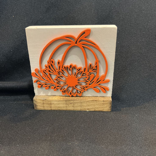 Floral Pumpkin Stander Wide
