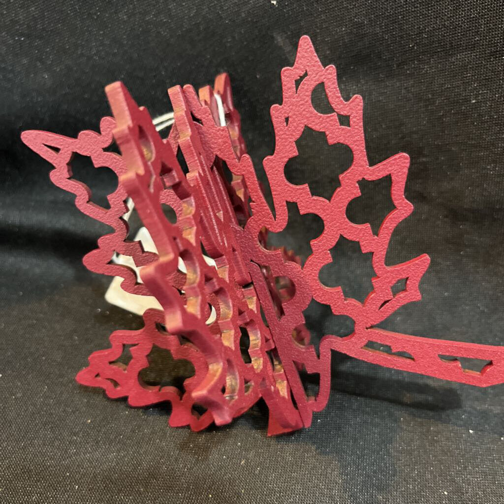3D Maroon Leaf