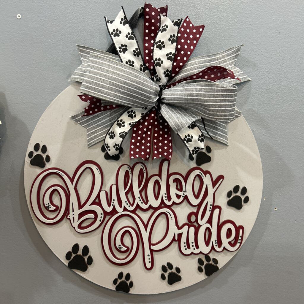 Gray Bulldog Pride Round