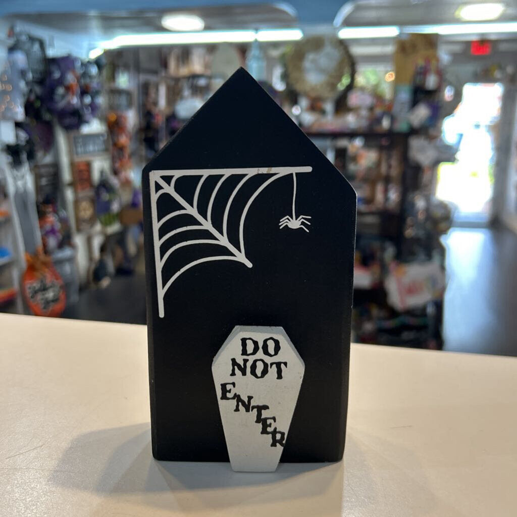 Wood Block house Do Not Enter/Spider