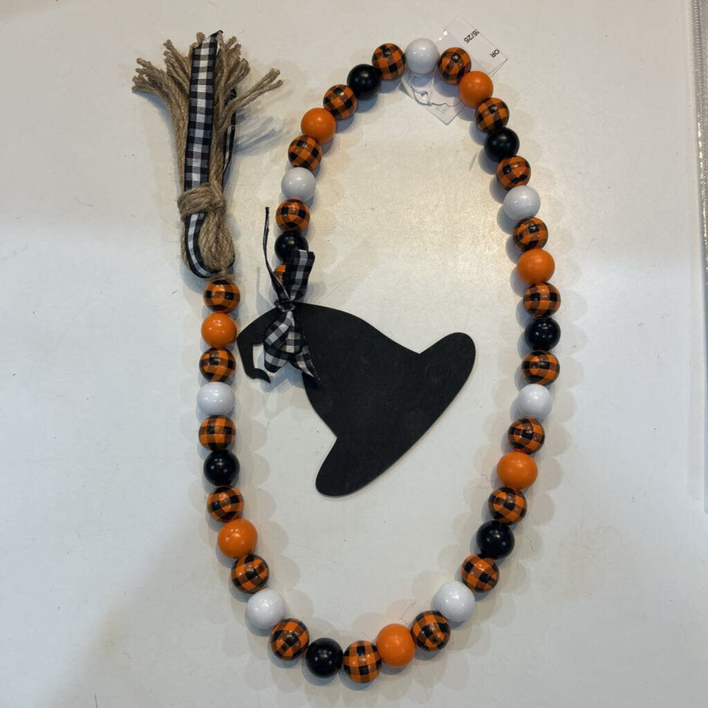 Beaded Garland With Witch Hat