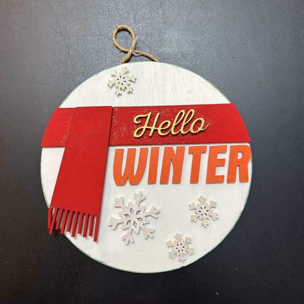 Hello Winter Wood Round