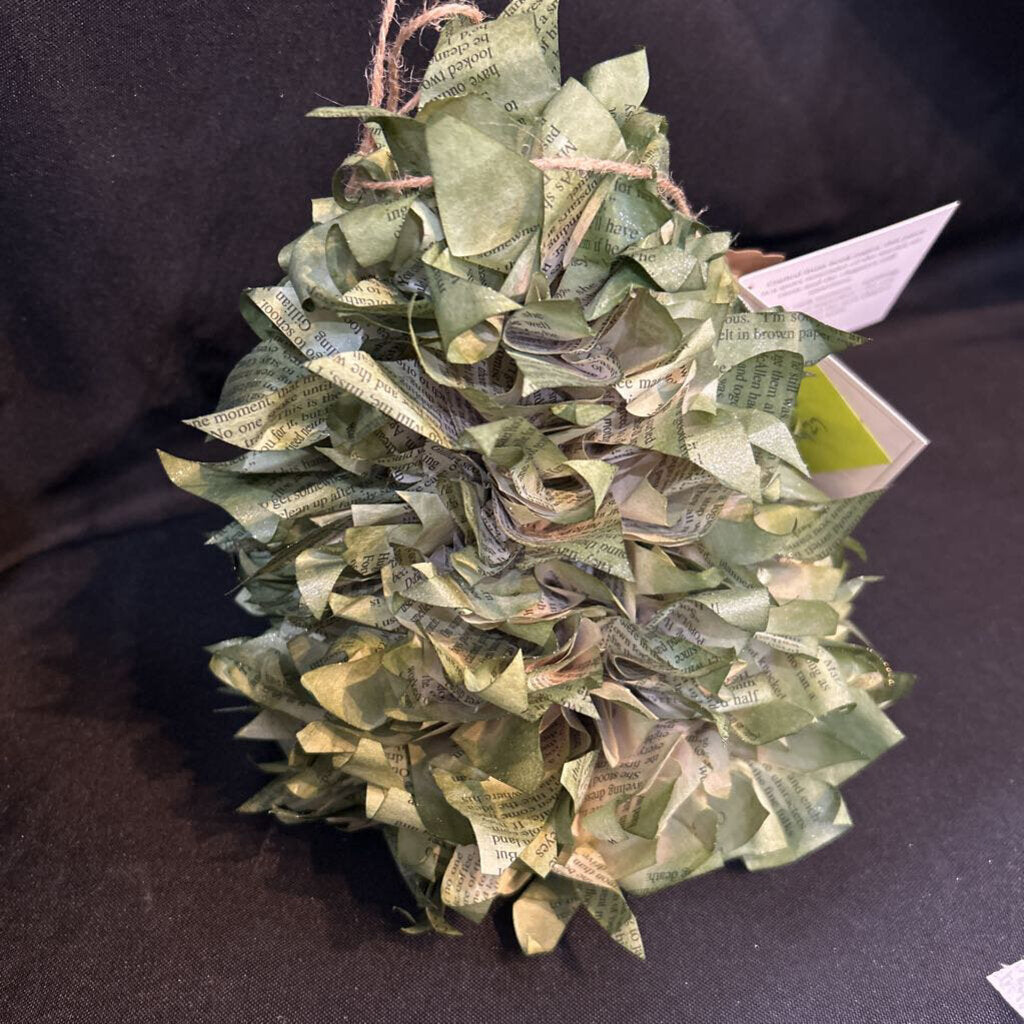 27. Full Ruffled Book Page Christmas Tree