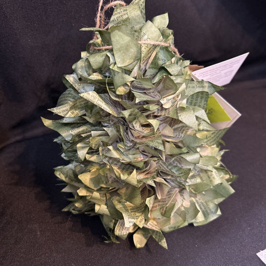 27. Full Ruffled Book Page Christmas Tree