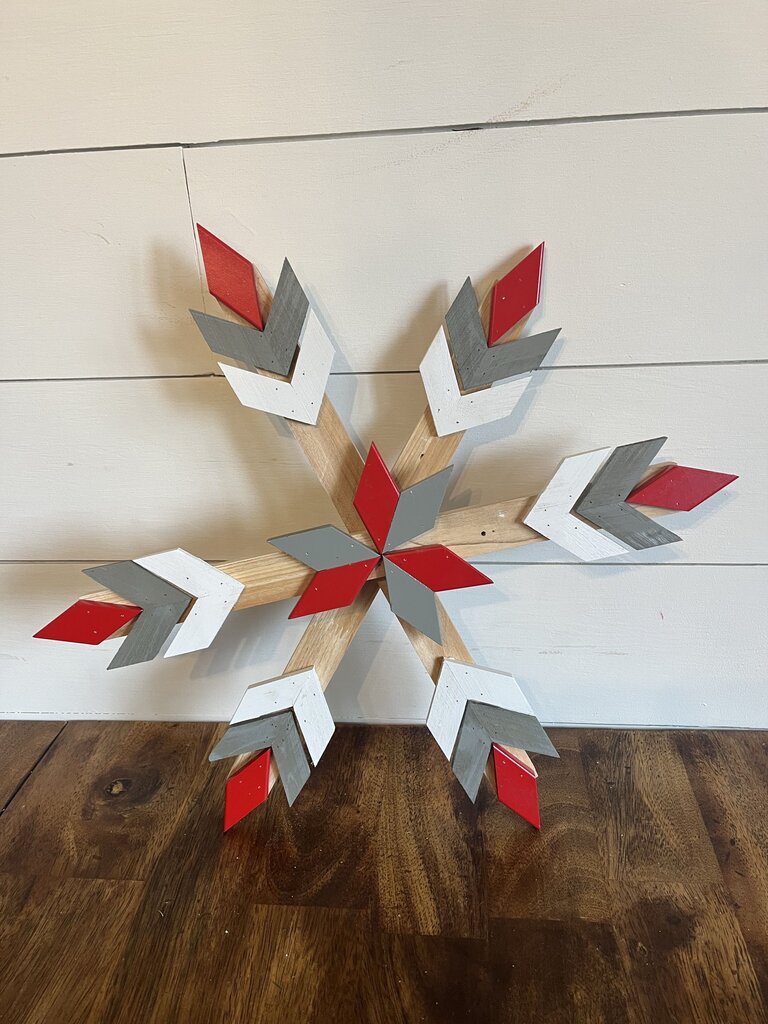 Double Chevron Red/Gray/Wht Snowflake 6pt Center