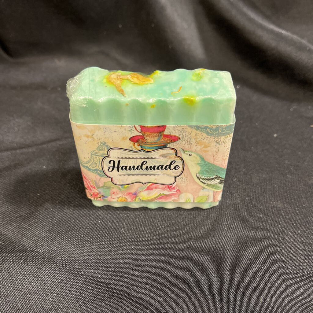 Jasmine w/Jasmine Flowers & Buds Goat Milk Soap Bar