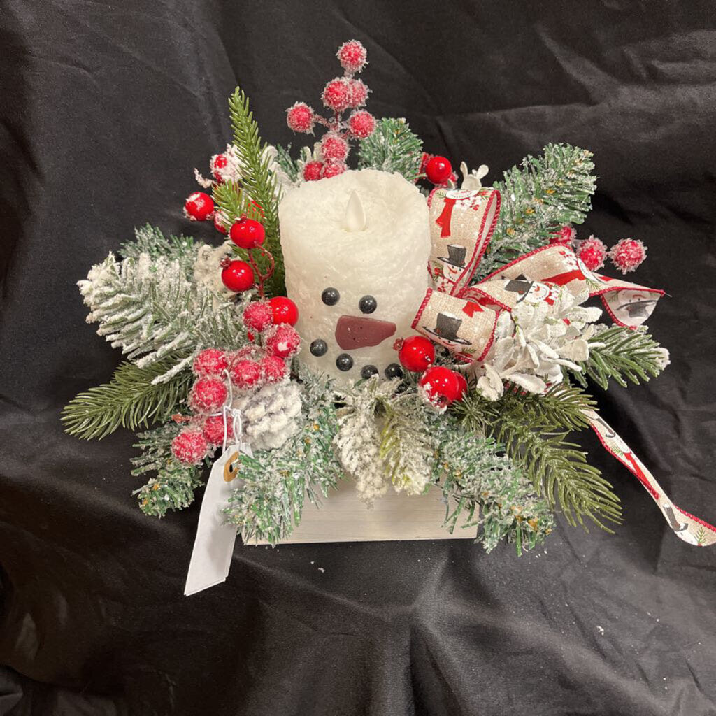 Wooden Box Arrg w/Snowman Candle