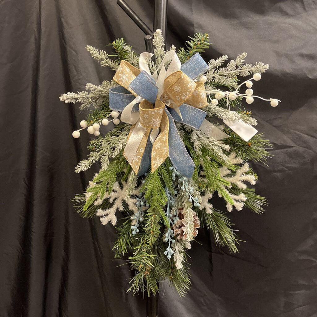 Xmas Swag w/Blue & White & Snowflakes