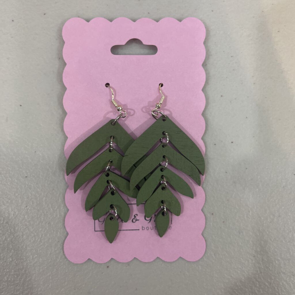 Green Leaf Dangle Earring