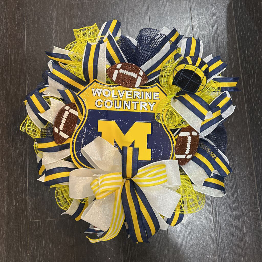 Michigan Wreath with Wolverine Country metal sign
