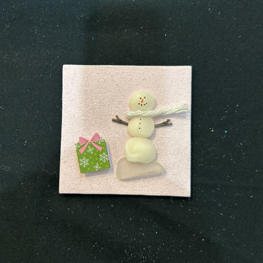 Pink Magnet, Snowman w/Present Beach Glass