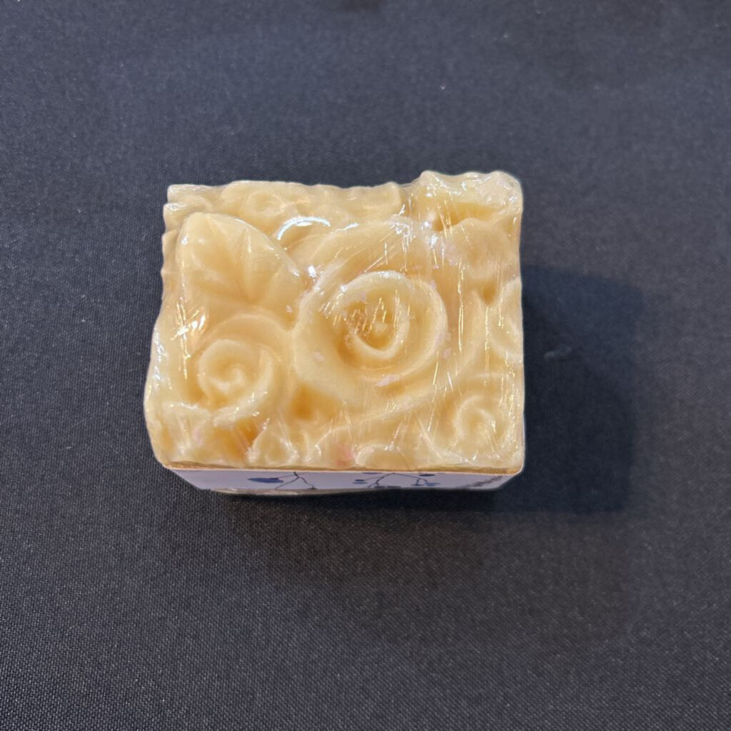 Japanese Magnolia in white 10.5oz bar 0031