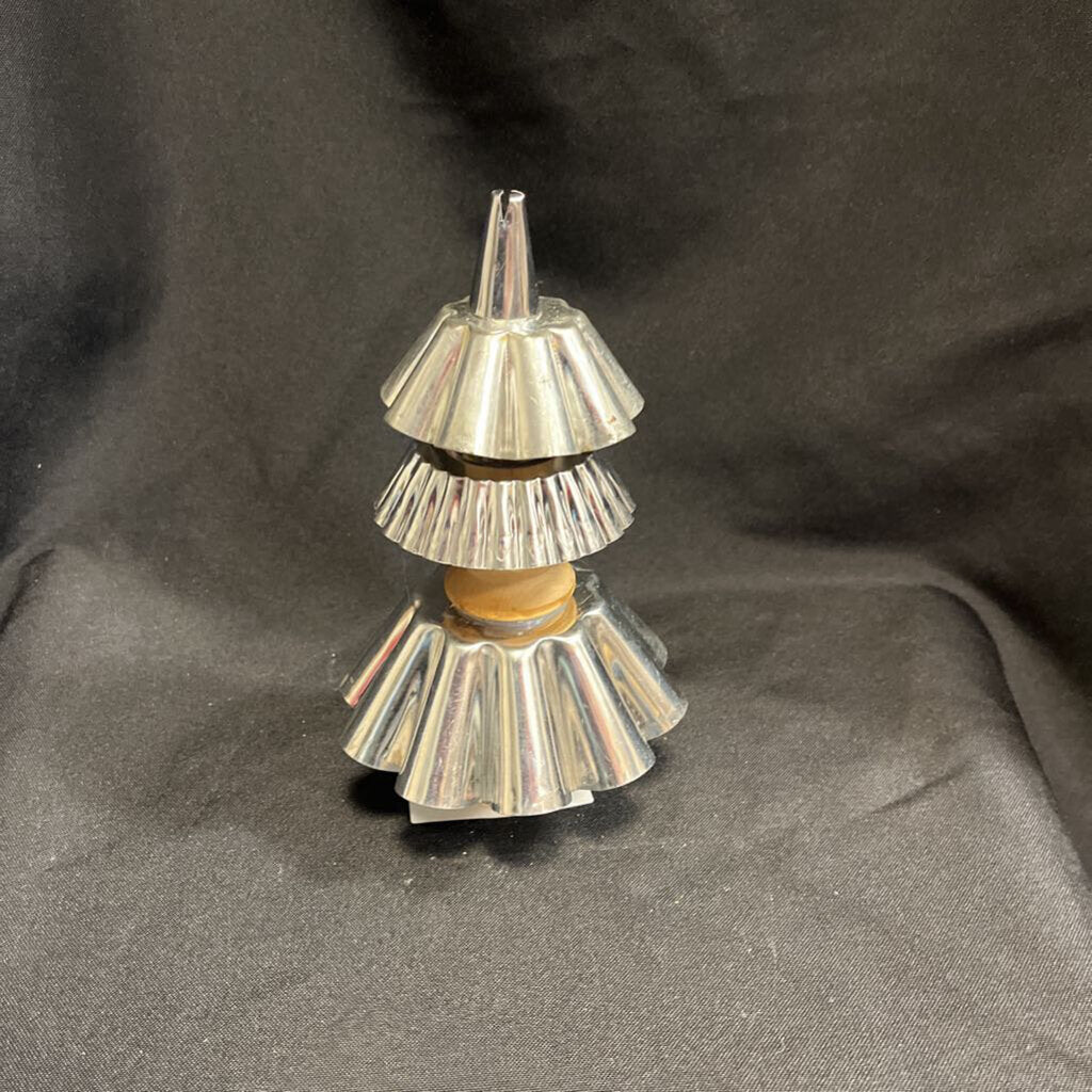 Tart Tin & Wood Spool Tree