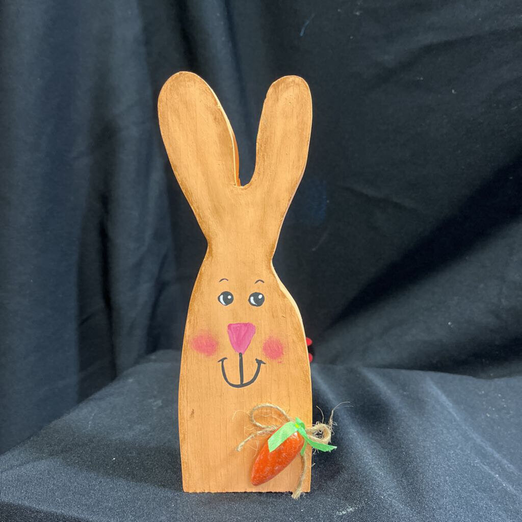 Peach Wood Bunny (carrot rt corner)