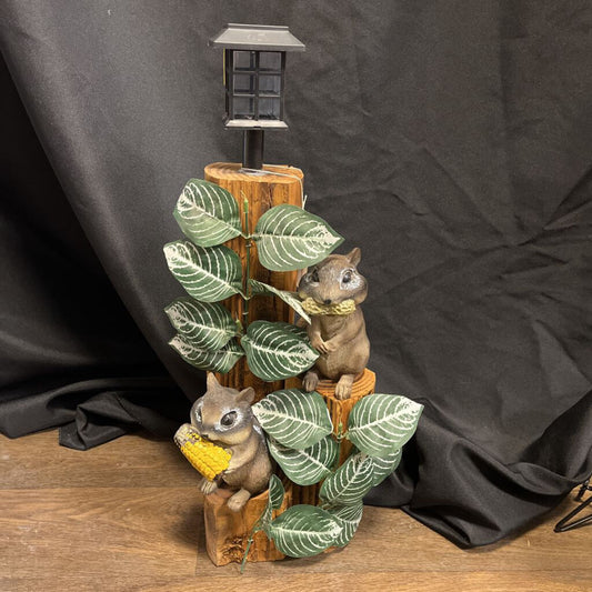 2 Squirrel Solar Light