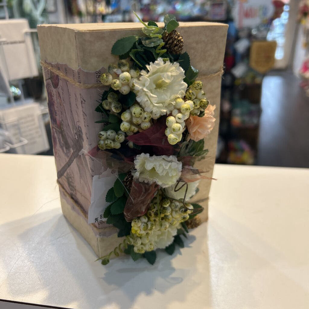 Decor Floral on Books
