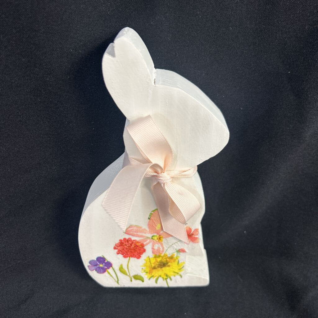 Chunky White Floral Bunny Small