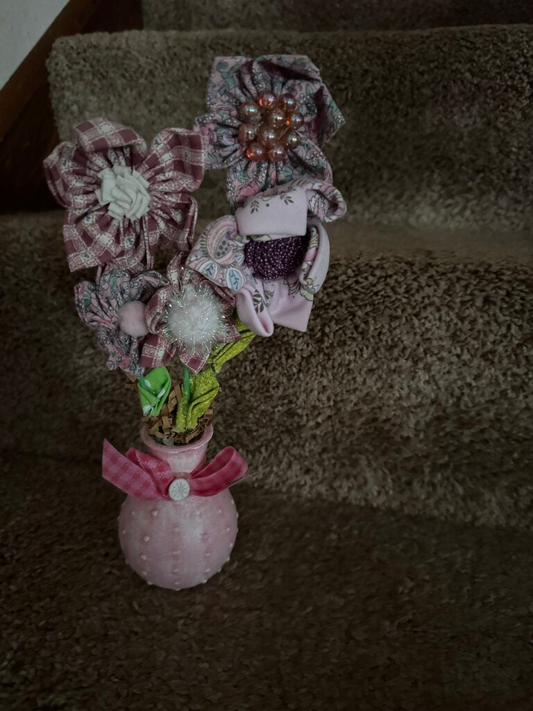 PINK VASE W/4 FABRIC FLOWERS