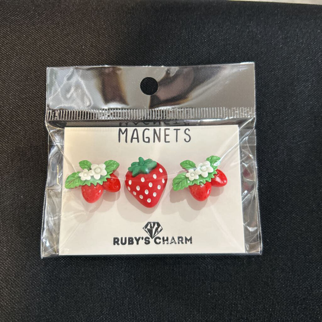 Magnet, Strawberry bunch, set of 3