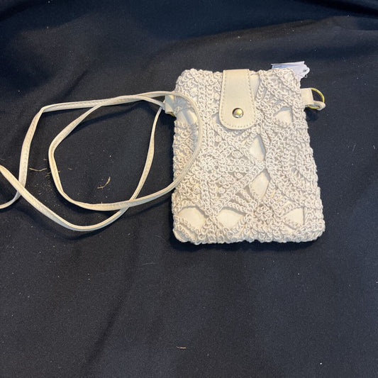 Snap Beige Pouch